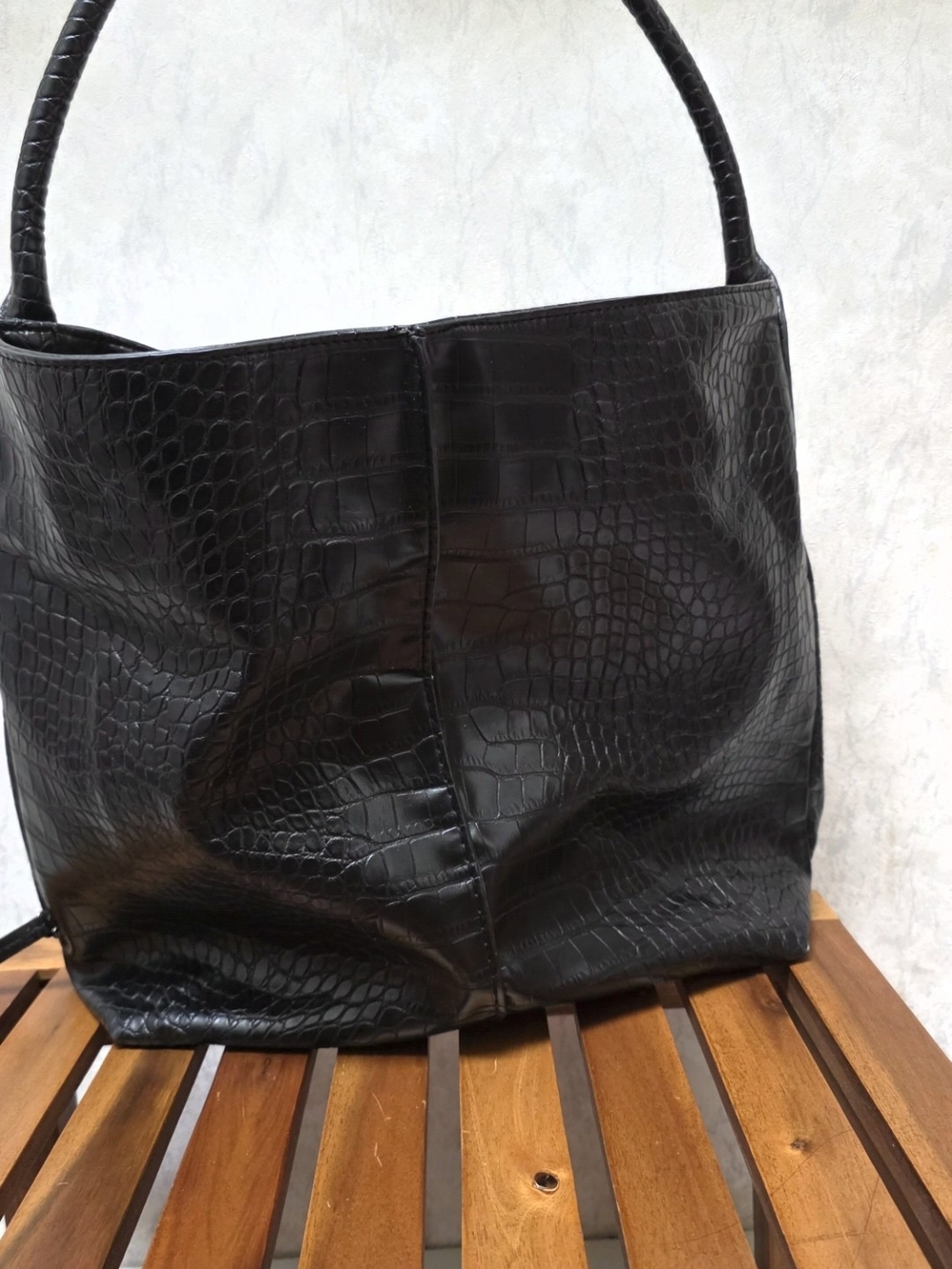 Vera Wang Black Croc-Embossed Shoulder Tote Bag - Classic Women's Handbag